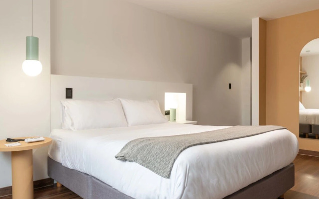 w Stunning 3BR With Terrace in Laureles