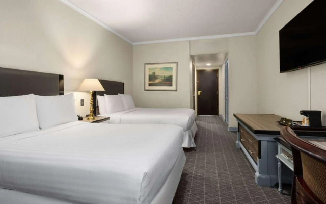 Wyndham Monterrey Ambassador Centro