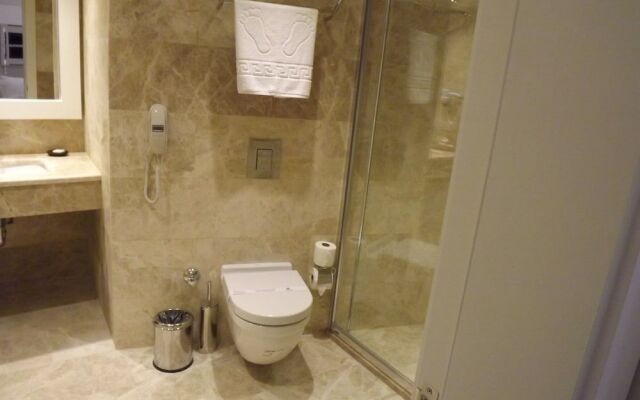 Alesta Residence