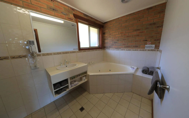 Quays Motel San Remo