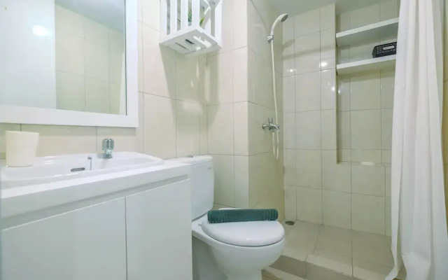 Spacious and Modern 2BR Springlake Summarecon Bekasi Apartment