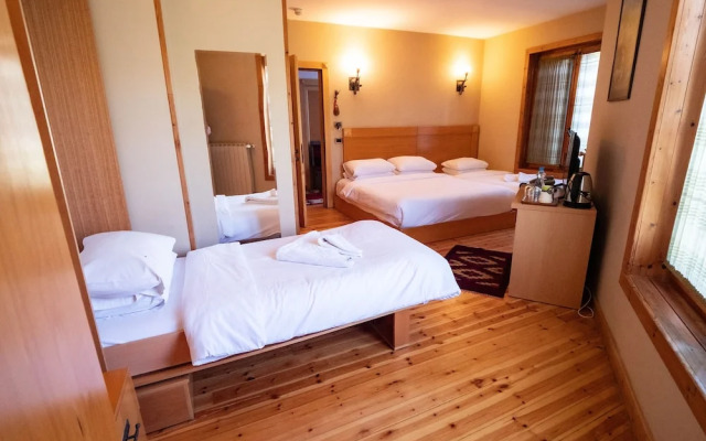 Natyral Razma Resort