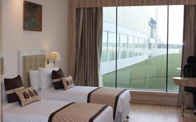 World Square Hotel By Xenious