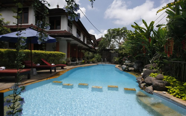 Yulia Village Inn