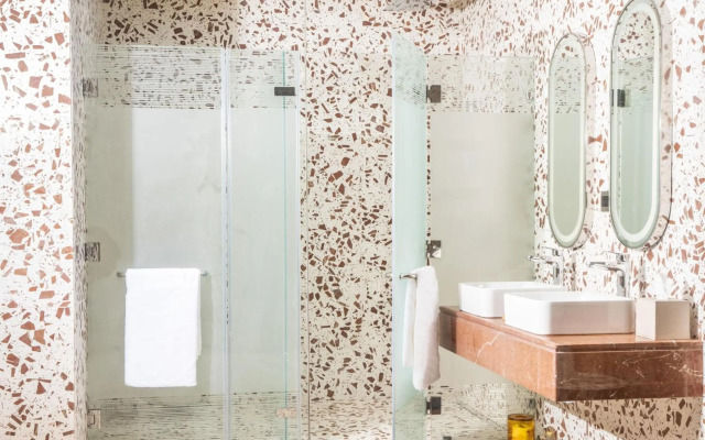 The House Hotel Al Khiran