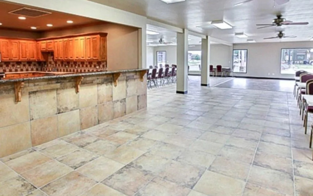 Sleep Inn & Suites Hennessey North