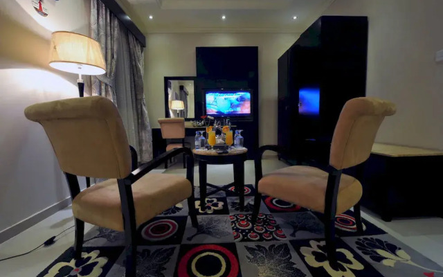 Al Janadriyah Suites 7