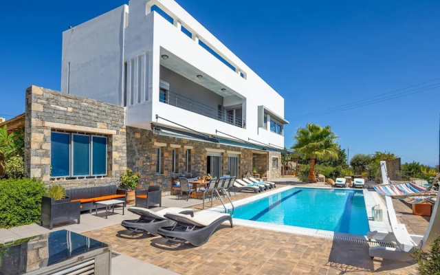 Villa Friends With Private Pool