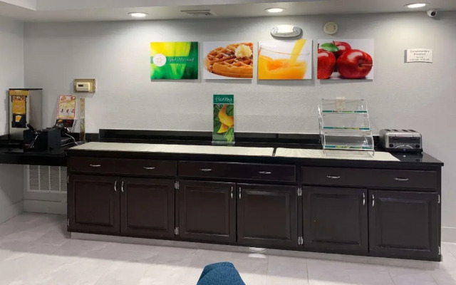 Quality Inn McDonough Atlanta South