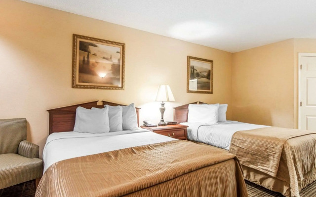 Quality Inn Decherd / Winchester