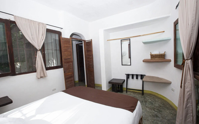 Jolie Jungle Eco Hotel