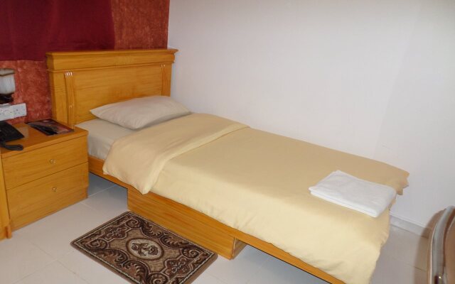OYO 925 Emirates Hotel