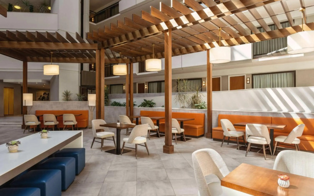 Embassy Suites by Hilton Kansas City Overland Park
