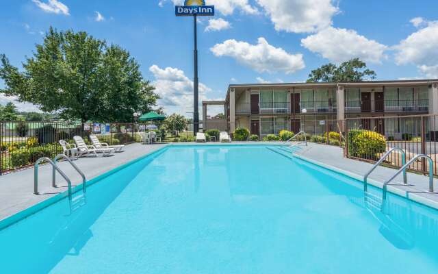 Days Inn by Wyndham Hurricane Mills