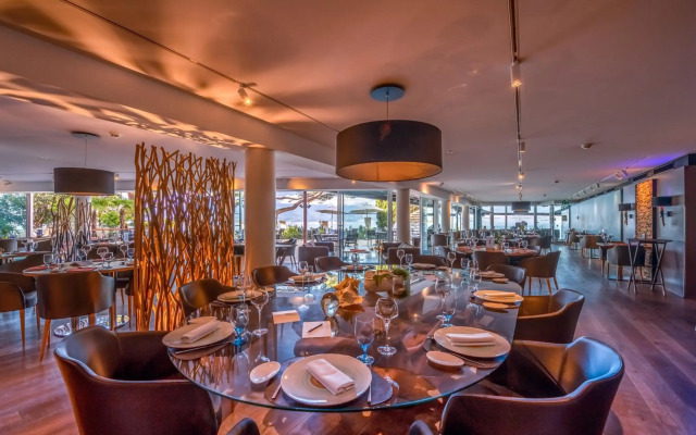 Hotel Mona