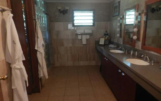 Chan Chich Lodge