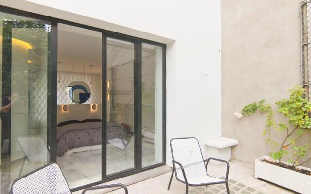 Studios Paris Bed & Breakfast - Le Jardin de Montmartre