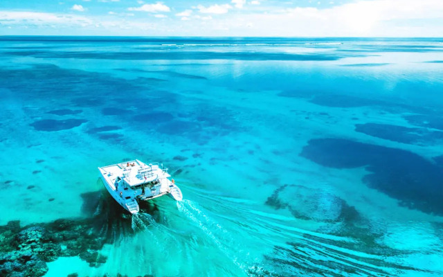 Alphonse Island Resort