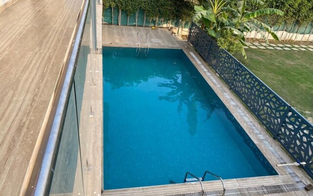 GoBravo 12 - Vansh 4Bhk Farm w/t Pool Sec135 Noida