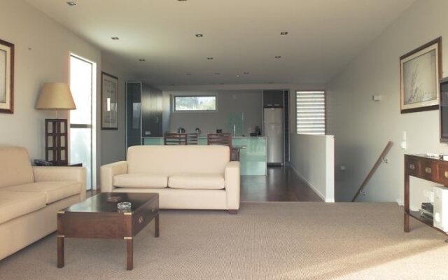 The Moorings on Marlborough Apartment