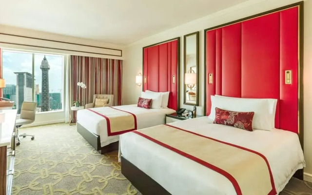 The Parisian Macao