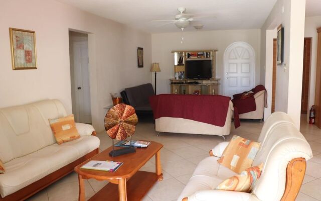 Ginger Lily 2-bed Suite at Sungold House Barbados