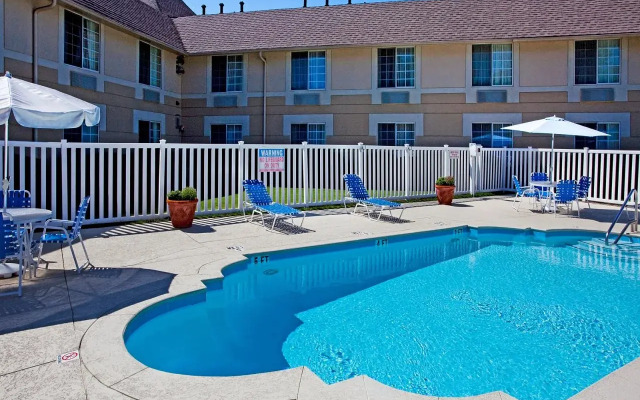 Baymont Inn & Suites by Wyndham Braselton