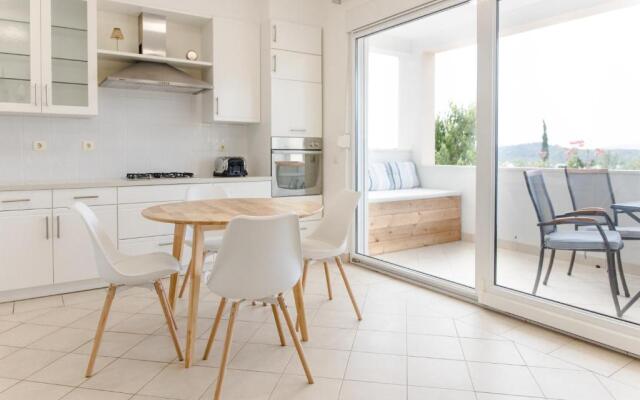 Kis Residence
