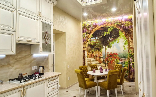 2 bedroom apartment Tykha street city center with parking place