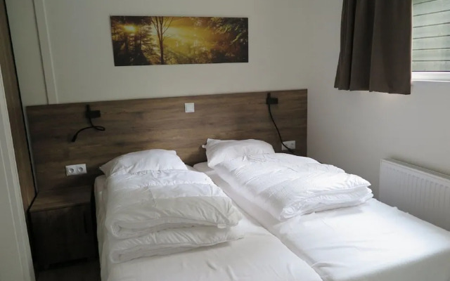Lovely Bungalow in Hoenderloo With Fireplace