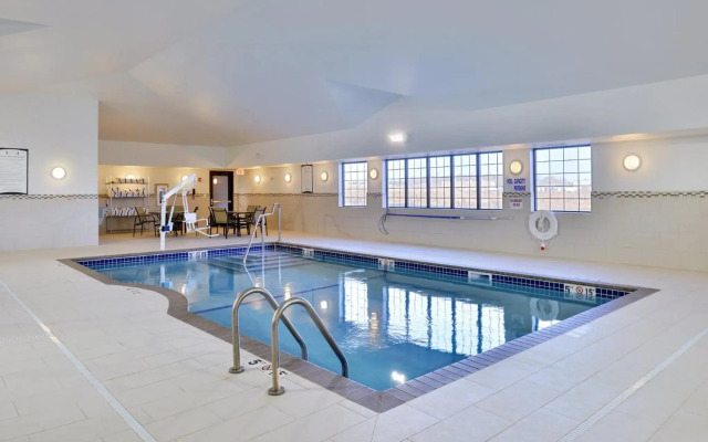Staybridge Suites Rochester - Commerce Dr NW by IHG