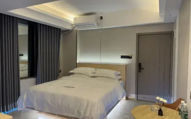 Hefeng Apartment (Wuyue Plaza)