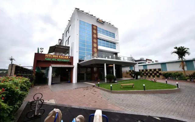 Click Hotel Sagar Plaza Chakan, Pune