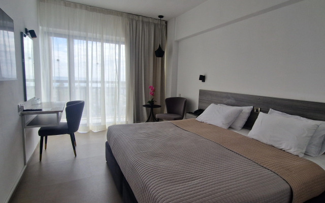 Navarria Hotel