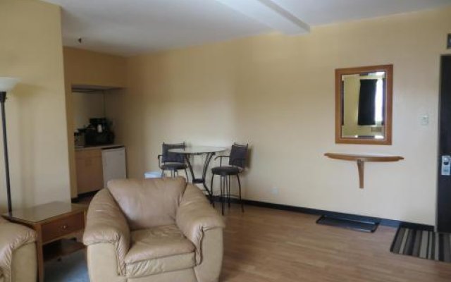 Athabasca Valley Inn  Suites