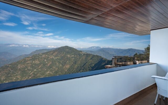 Summit Sherpa Mountain Inn