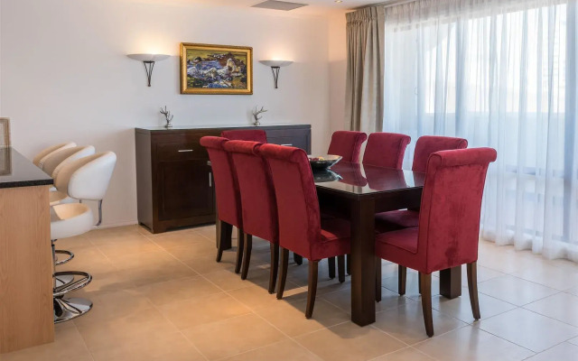 Fino Hotel & Suites