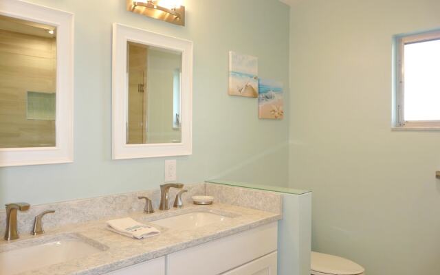 Delightful Home With Pool and Direct Boating Access