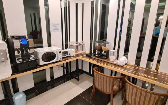 Yangsan Show Hotel