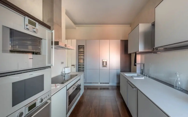 ALTIDO Lux Chiado 2-Floor 3-BR Apartment w/Garage