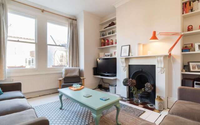 [MC] Stunning 2BR Dalston Period Flat