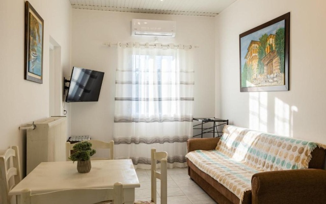 Seashell Cottage A Seaside Charm near Kyparissia