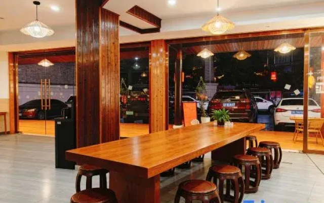Time River View Homestay