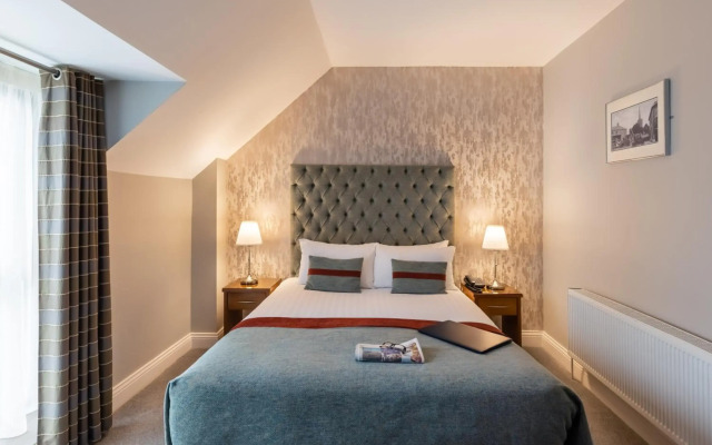 Raheen Woods Hotel