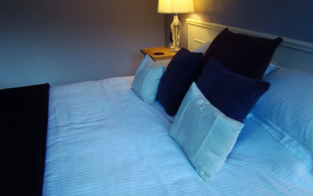 Pine Lodge Guest House