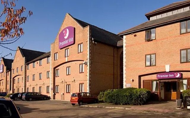 Premier Inn Guildford North (A3)