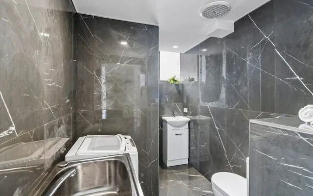 Luxe 2 Bedroom Oceanview Retreat on Fern