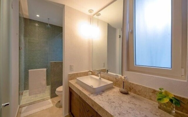 Romantic Zone V177 Studio