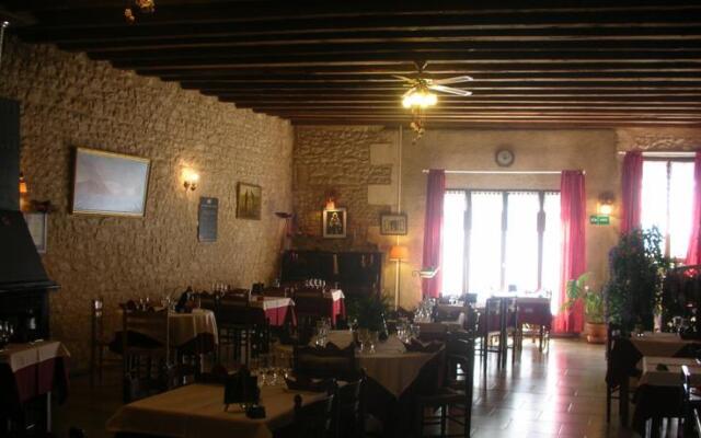 Logis Hôtel le Cheval Gris