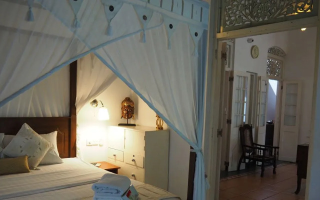 Royce Hotel